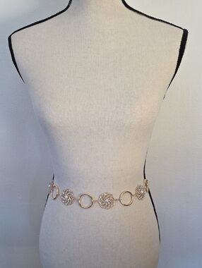 Gold-tone Crystal Circle Link Belt - Women's Accessory